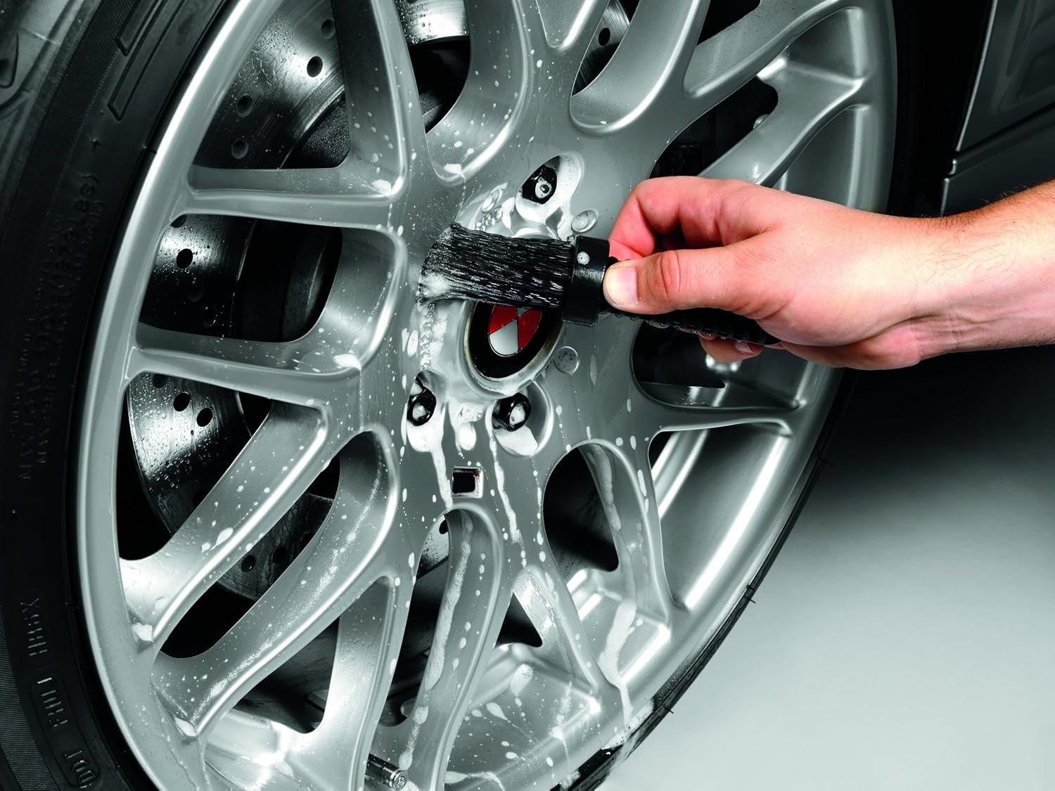 Lug Nut Cleaning Brush